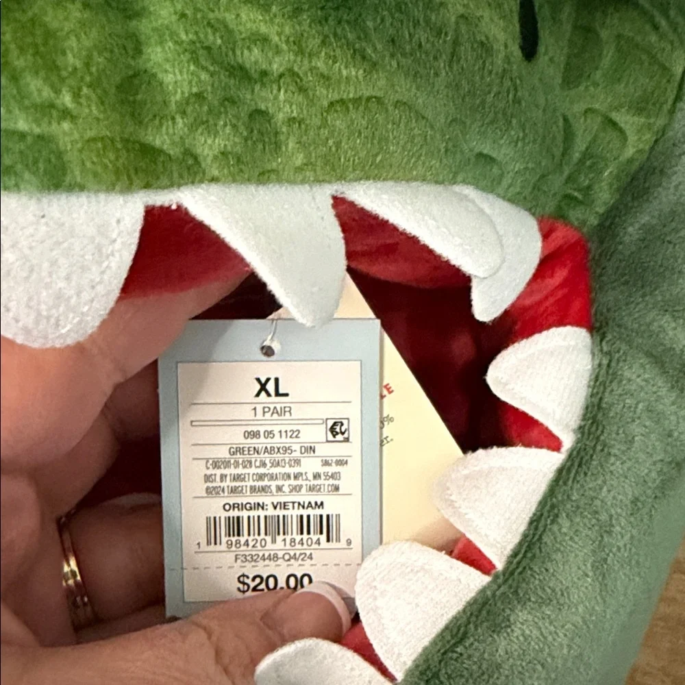 Green Dinosaur Plush Slippers - Cute Crocodile Design size 6/7 NEW Youth